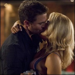 Photo de Oliver et Felicity de la série Arrow